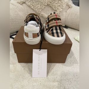 BRAND NEW! KIDS (Toddler) Burberry Mini Markham Check Sneakers US 8 / EU 23